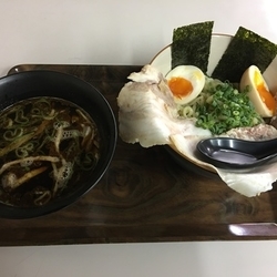 つけ麺（890円）＋チャーシュートッピング（300円）