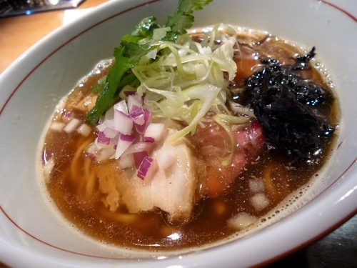 「豊深煮干しそば（醤油・手もみ麺）」@麺や 虎徹の写真