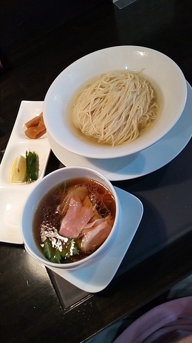 「鰹出汁昆布水の淡麗つけ麵１０００円」@KaneKitchen Noodlesの写真