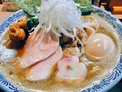 「☆らー麺 特製トッピングに眠りチャーシュー☆」@らー麺土俵 鶴嶺峰の写真