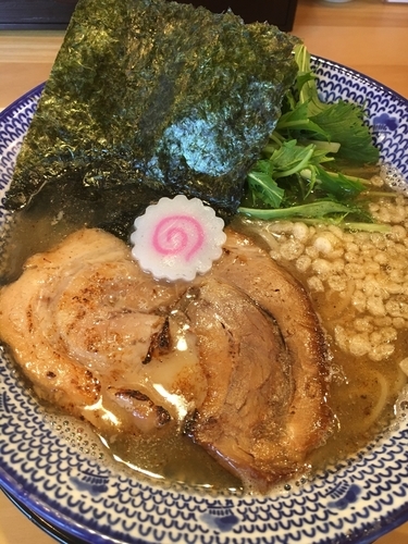 「マグロ節の濃いめ中華そば¥880+ダイブめし¥50」@吉岡マグロ節センターの写真