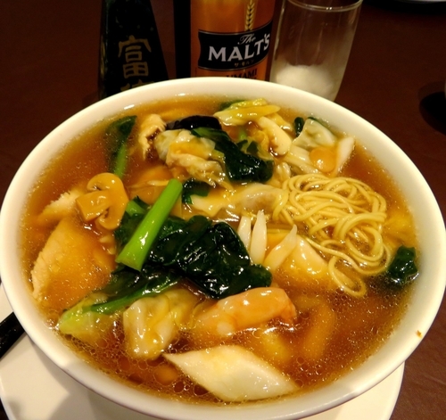 「八珍湯麺(1,080円)+モルツ」@広東名菜 富徳の写真