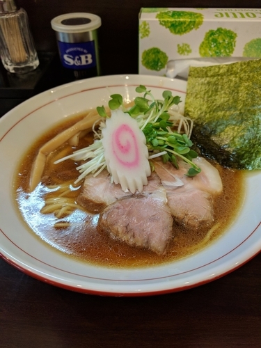 「醤油らーめん濃い口(700円)」@麺 ひばりの写真