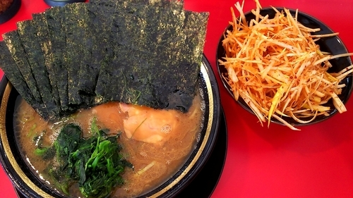 「チャーシュー麺 海苔 辛ネギ」@家系ラーメン 熊田家の写真