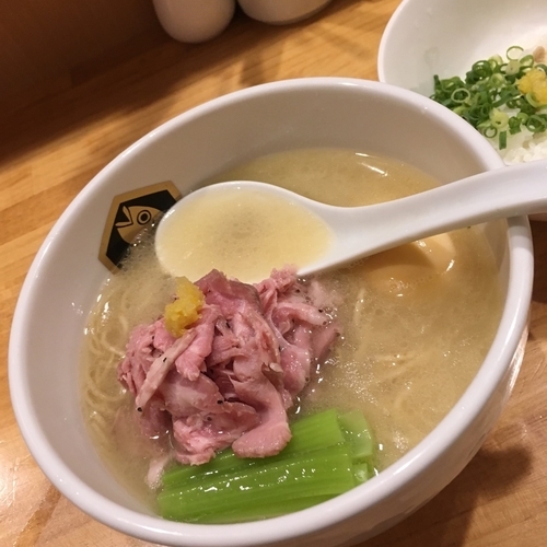 「真鯛ラーメン 雑炊セット 玉子」@真鯛らーめん 麺魚の写真