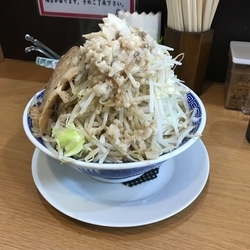 豚そば麺特盛野菜マブラ増し
