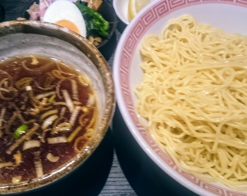 「つけ麺＋大盛り＊つけ麺用の具」@ラーメン大至の写真