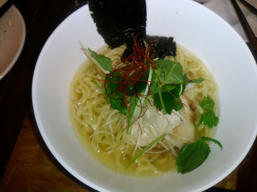 「鶏清湯塩らーめん800円」@古民家BAR HINATA 白山店の写真