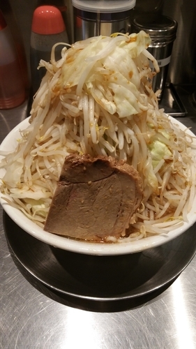 「ラーメン小」@ジロリアン 赤坂店の写真