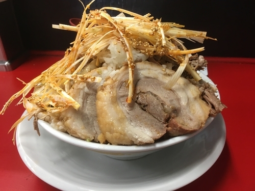 「【限定】塩坦々汁なし+豚2枚+ほぐし+味玉」@豚男 -BUTAMEN-の写真