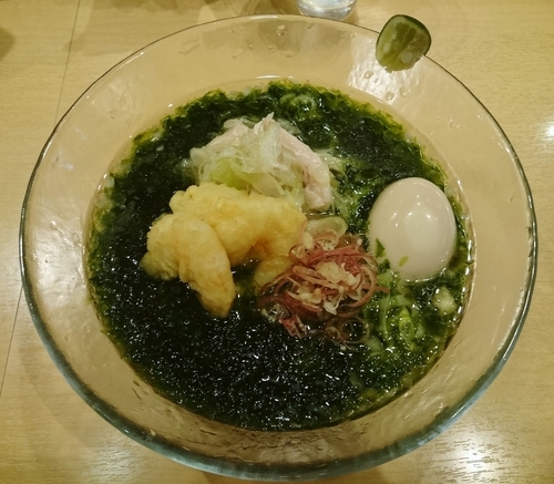 「生青海苔冷やしそば(限定)＋味玉＝1100円」@饗 くろ㐂の写真