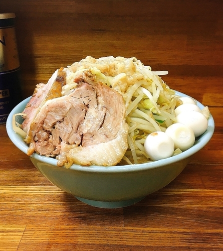 「小ラーメン730円＋うずら(5個)100円」@ラーメン二郎 新小金井街道店の写真