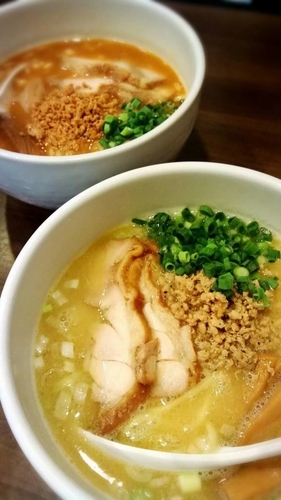 「白鶏ラーメン」@鶏の穴 白山店の写真