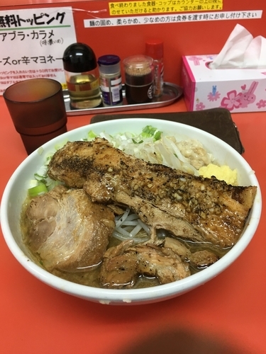 「ラーメン小750円 テキサス小320円」@らー麺 ぶたのジョーの写真