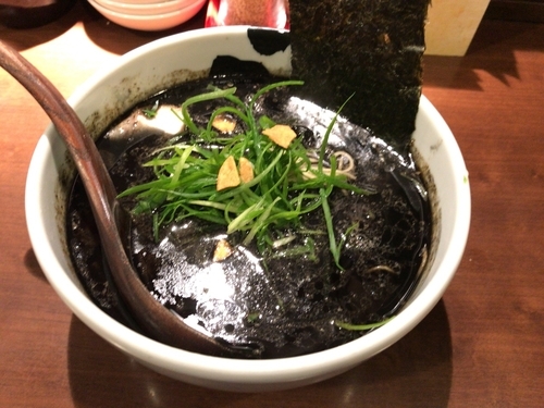「黒油ら〜めん」@ばっこ志の写真