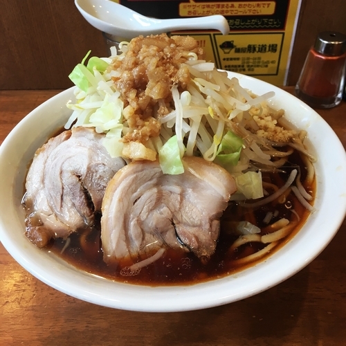 「豚道場ブラックラーメン大盛り」@麺屋豚道場の写真