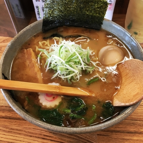 「醤油ラーメン+煮玉子」@麺家 竜馬の写真