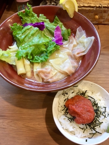 「【限定】海老塩ワンタンラーメン 通称『モンラー』￥950」@麺家 Shumen Doushiの写真