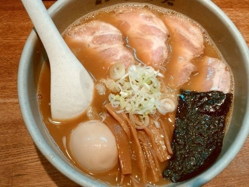 「味玉らーめん＋チャーシュー」@麺屋吉左右の写真