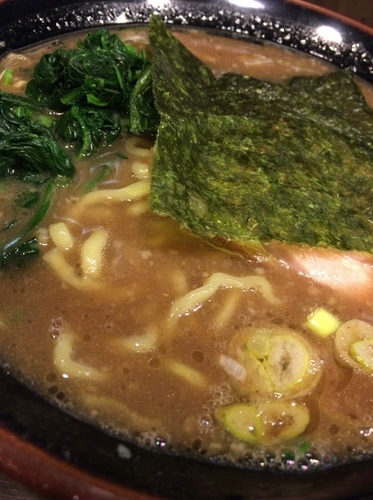 「ラーメン ７２０円 油少なめ麺硬め2/3」@神田ラーメン わいず 神田本店の写真