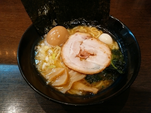 「味玉ラーメン」@ゴル麺。 野毛店の写真