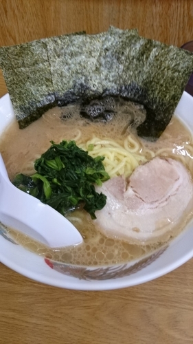 「ラーメン中　750円」@たかさご家 関内店の写真