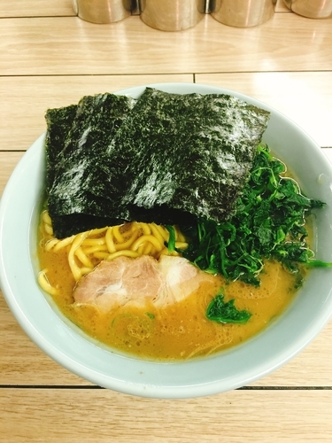 「ラーメン 620円  ほうれん草100円」@らすた 代々木支店の写真