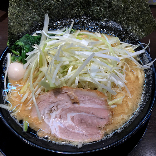 「ネギラーメン（並）830円」@横浜家系ラーメン 太田商店の写真