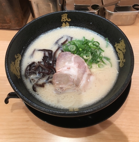 「ラーメン（バリカタ￥580）」@とんこつラーメン博多風龍 秋葉原総本店の写真
