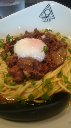 「牛煮込みまぜそば」@noodle kitchen ミライゑの写真