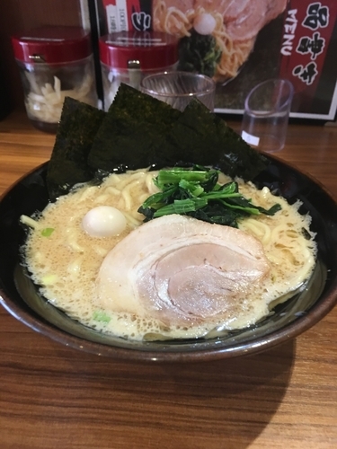「ラーメン 醤油」@横浜家系ラーメン 壱角家 谷塚店の写真