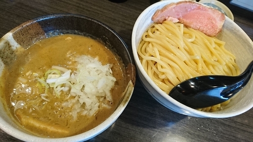 「塩つけ麺(中)＋玉ねぎ ￥ 950」@つけ麺 陽の写真