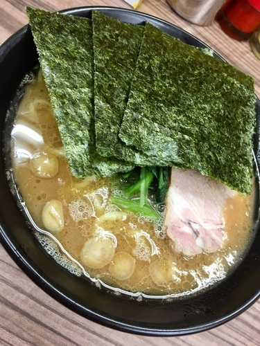 「ラーメン (ライス無料) ￥650」@家系らーめん 武蔵家 川越店の写真