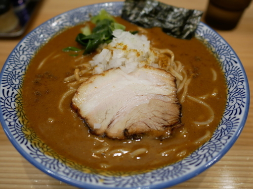 「カレーらーめん サービス大盛」@豚骨一燈 本郷店の写真