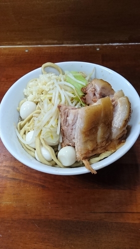 「小豚ラーメン うずら」@蓮爾 新町一丁目店の写真
