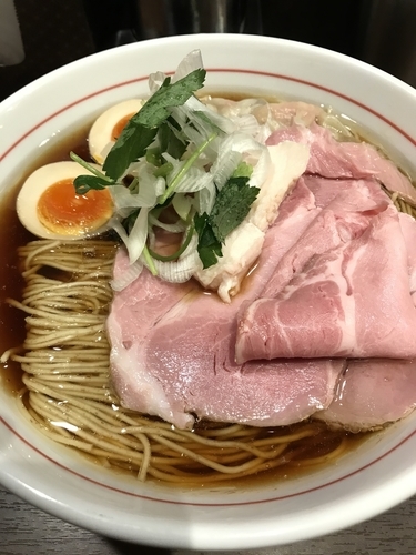 「特撰ラーメン黒 大盛」@八咫烏の写真