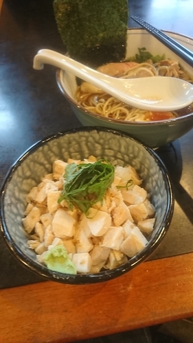 「締めの鶏飯（しめのけいはん）350円」@中華そば 四つ葉の写真