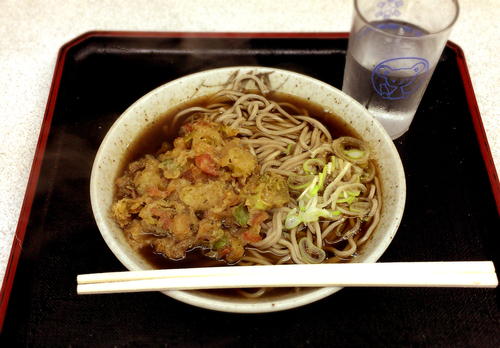 「かき揚げそば(370円)」@うえきの写真