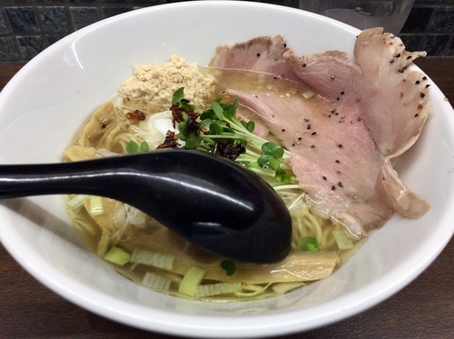 「白トリュフ塩ら～めん並（800円）」@麺屋みつば＋クローバーの写真