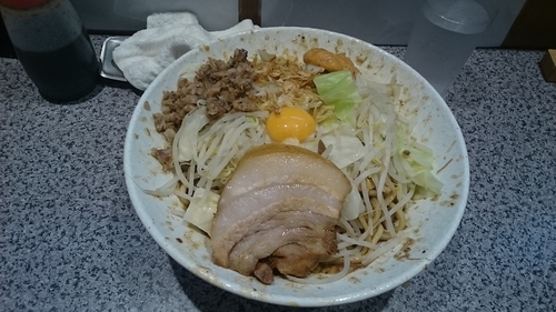 「汁なしそば・大(ヤサイマシアブラマシ海老辛マヨ)￥９００」@ラーメン宮郎の写真