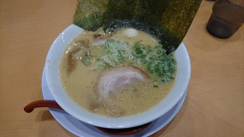 「鶏白湯「塩」　800円」@横浜家系ラーメン 清六家 石岡店の写真