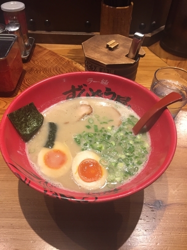 「味玉らーめん」@ラー麺ずんどう屋 新宿歌舞伎町店の写真