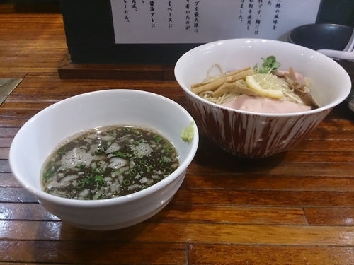 「烏賊煮干つけ麺black」@町田汁場 しおらーめん進化 町田駅前店の写真