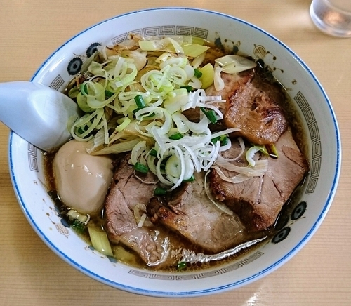 「ねぎチャーシューメン(大盛)＋味付け玉子」@手打ラーメン 長八の写真