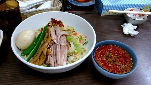 「【期間限定】冷やし辛つけそば（辛め）」@頓知房の写真