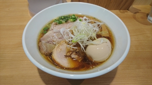 「醤油ラーメン特製」@佐々木製麺所の写真