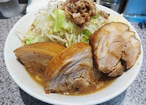 「ミニラーメン＋豚マシ」@ラーメン宮郎の写真
