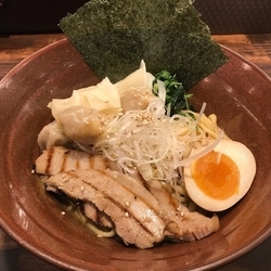 特選カレー油そば(ワンタン入り)