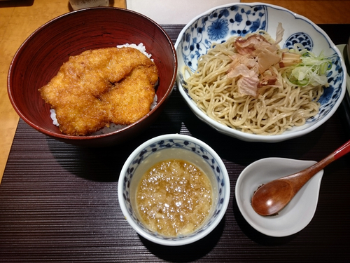 「おろしそば+自家製ソースのカツ丼」@麺 みつヰの写真