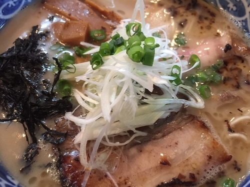 「とんこつらーめん＋替え玉」@愚直の写真